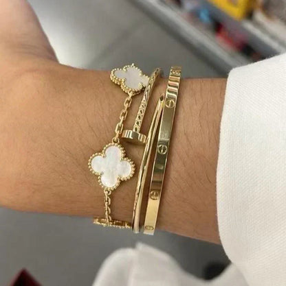 CLOVER | White Bracelet